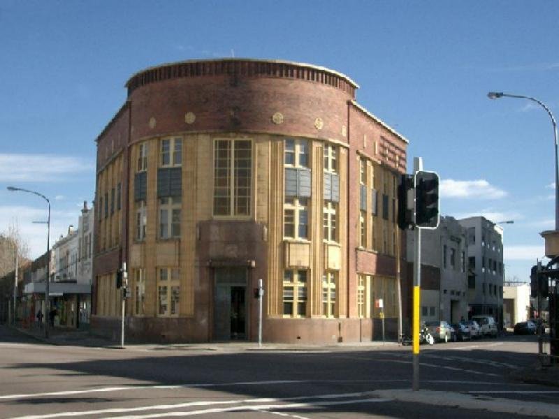 LANDMARK BUILDING BEAUTIFULLY REFURBISHED Picture 1