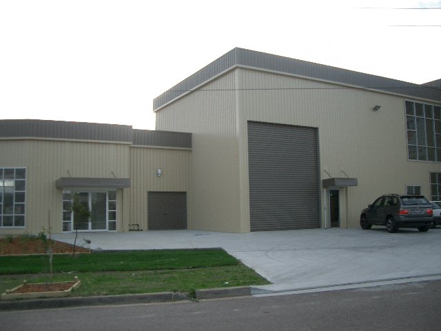 WAREHOUSE & SHOWROOM/OFFICE Picture 1