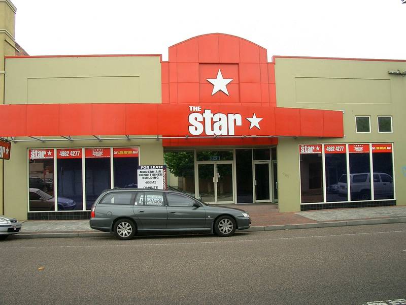 REDUCED RENTAL - SHOWROOM/OFFICE Picture 1