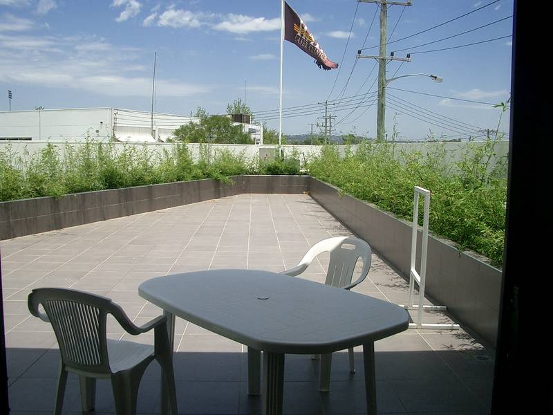 PENTHOUSE OFFICE Picture 2