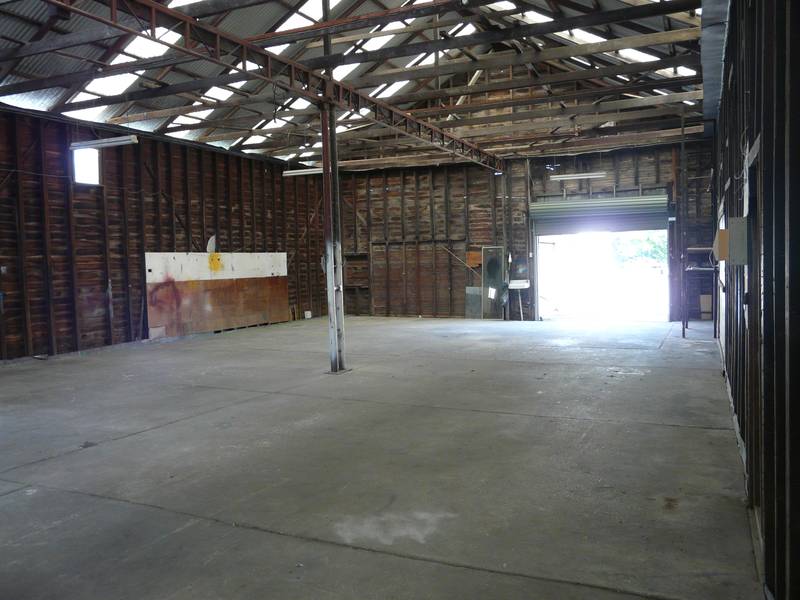 WAREHOUSE Picture 2
