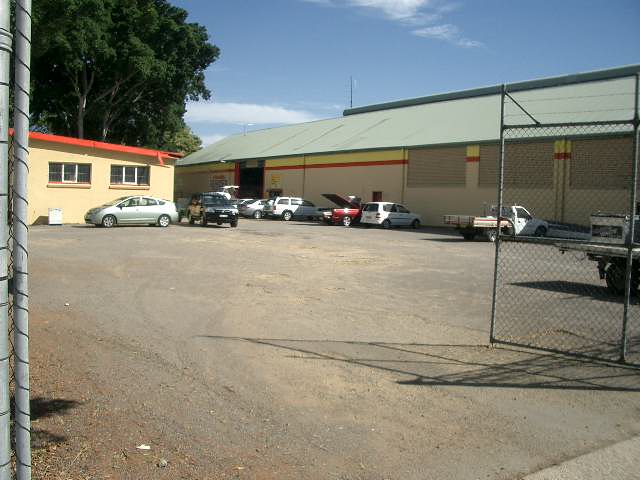 WAREHOUSE/SHOWROOM Picture