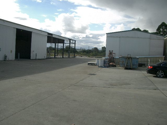 2 CLEAR SPAN WAREHOUSES WITH HARDSTAND Picture 3