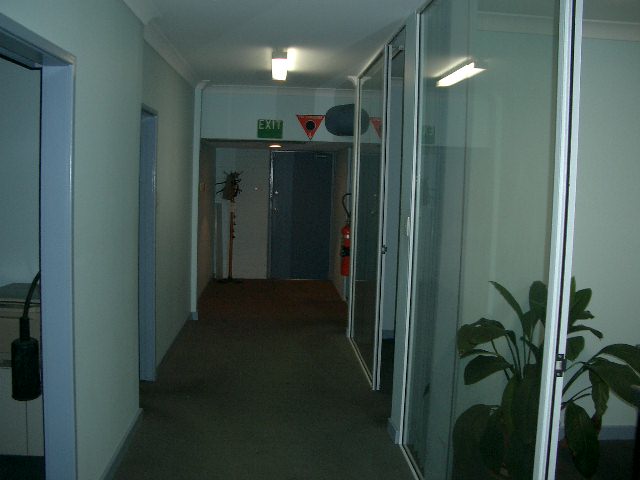 GROUND FLOOR OFFICE Picture 3