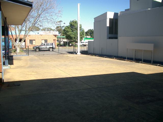 OFFICE/SHOWROOM Picture 2