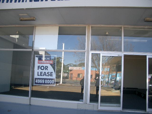 OFFICE/SHOWROOM Picture 3