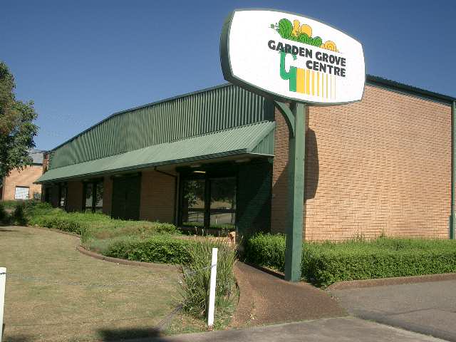 SHOWROOM/WAREHOUSE Picture 1