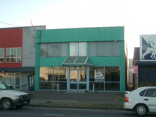 SHOWROOM & WAREHOUSE Picture 1