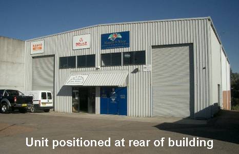 WORKSHOP/ STORAGE AREA PERFECT FOR A TRADIE Picture 2