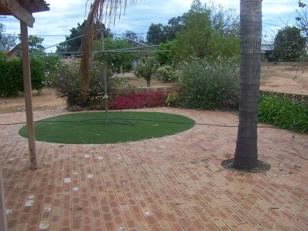 EXCLUSIVE LOCATION Picture 3