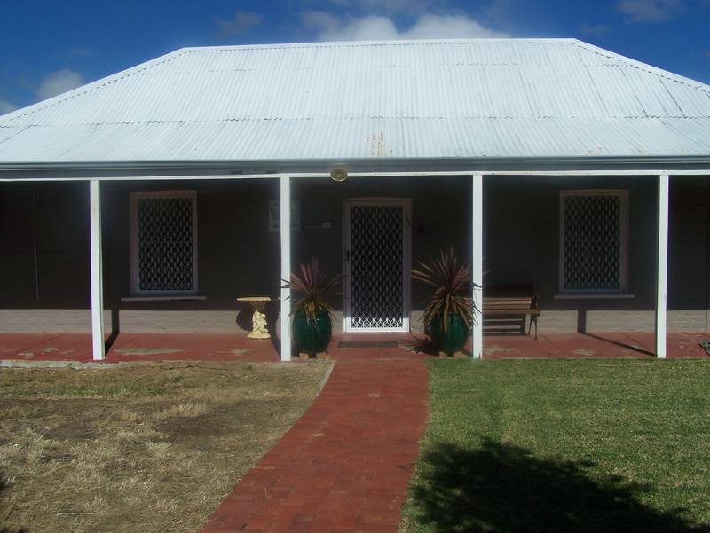 FEELS LIKE HOME....Affordable price Picture 1