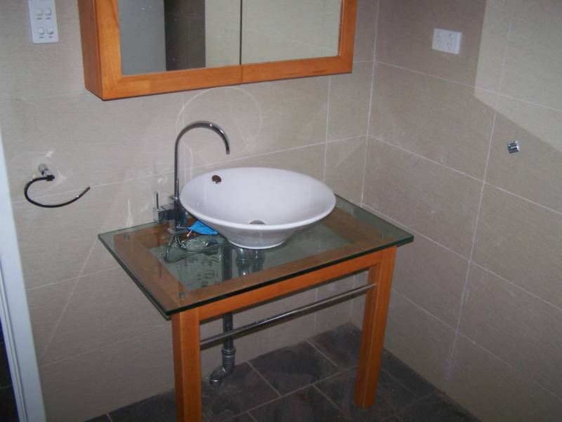 Suburban getaway! Picture 3