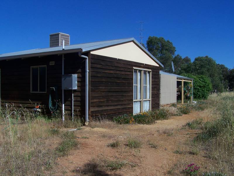 5 Acres, 5 Bed, 2 Bath, Nature Lovers Bargain!! Picture 3