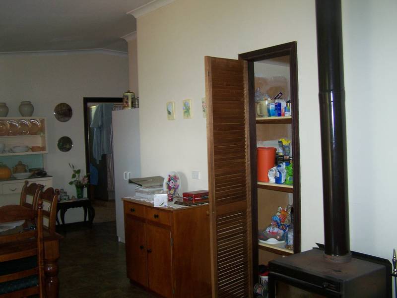 Guaranteed Two Blocks and one nice Home!!!!. Picture 2