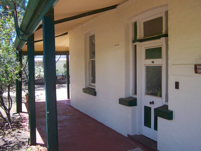 Rare main Street Business Premises or House !!! Picture 3