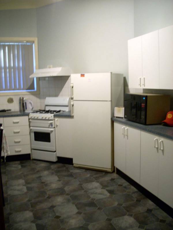 FAMILY HOME Picture 3