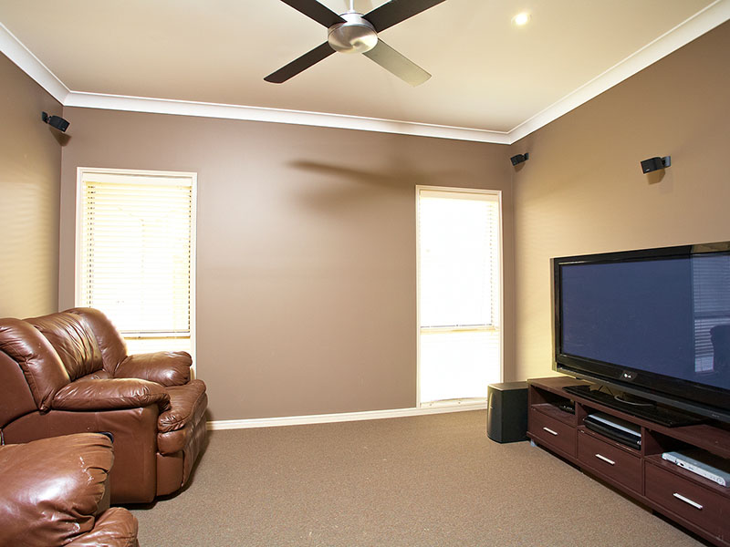 A Home Amongst The Gum Trees! Picture 3