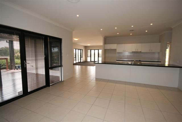 Ex Display Home overlooking North Lakes Golf Course Picture 3