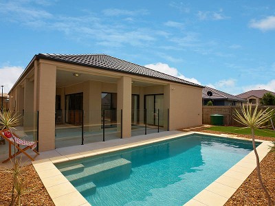 4 Bedrooms, 2 living rooms and Pool for under $490,000! Picture