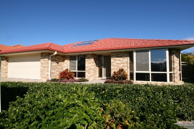 640m2 block, 4bed+study, pool, solar Picture 640m2 block, 4bed+study, pool, solar Picture