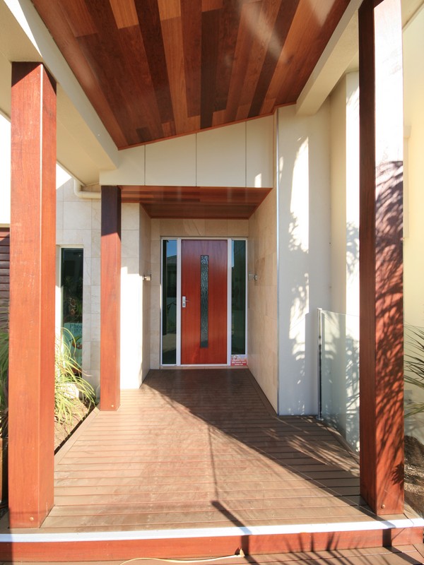 Ex-Display home for Sale! Upgrades Galore! Picture 2