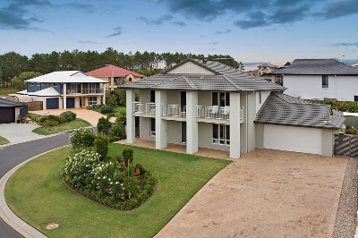 Huge Lakefront Home! Picture