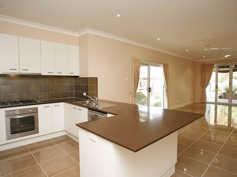 6 Nicklaus Parade, North Lakes Picture 3