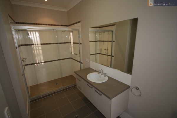 Large Four Bedroom Family Home Picture 3