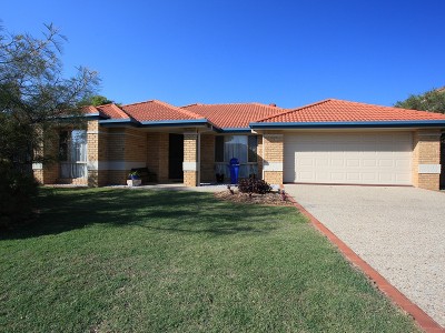 Huge 786m2 Block!
Room for Caravan! Picture