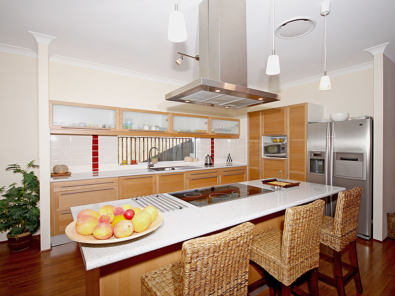 Humungous 41sq, 5 bedder on 792sqm Block! Picture 3