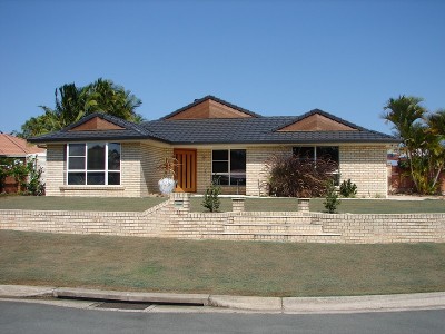 Large 4 Bedroom Home with all the trimmings Picture Large 4 Bedroom Home with all the trimmings Picture