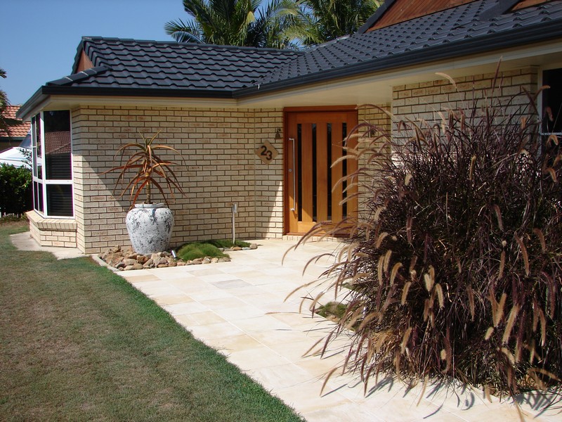 Large 4 Bedroom Home with all the trimmings Picture 2