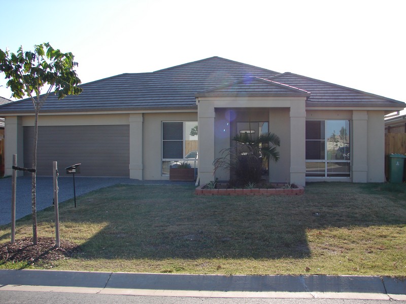 Near new home with Room to Burn Picture 1