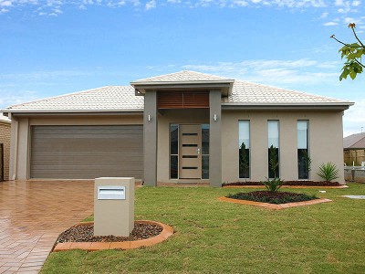Large family home with Ducted Air in North Lakes Picture Large family home with Ducted Air in North Lakes Picture
