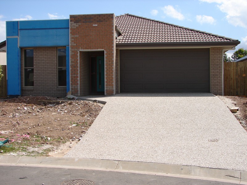 New four bedroom home ready for xmas Picture 2