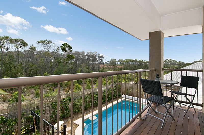 Pool, Side Access, Parkland, 5 Bedrooms!...... Picture 2