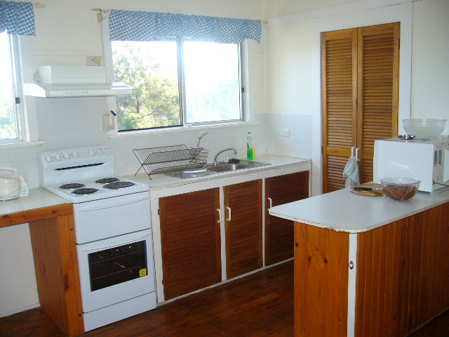 Classic Queenslander & Acreage - Unbeatable Combination! Picture 3