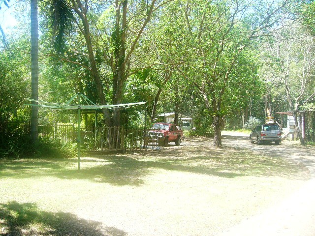 Acreage living or developer's opportunity! Picture 3