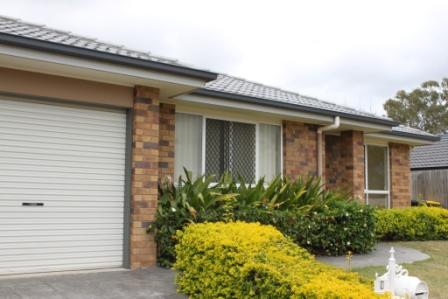 Modern 4 Bedroom Family Home! Picture 1