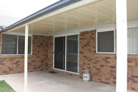 Modern 4 Bedroom Family Home! Picture 3