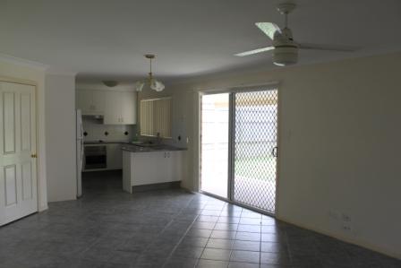 Modern 4 Bedroom Family Home! Picture 2