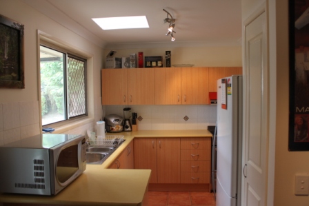 Fabulous Family Home and Sparkling Pool! Picture 2