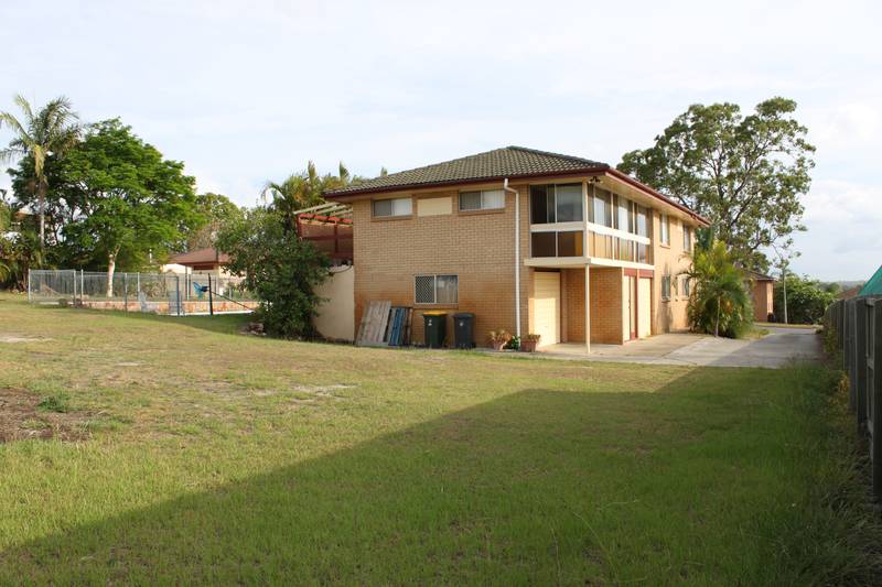 Lots of House, Lots of land! Picture 1