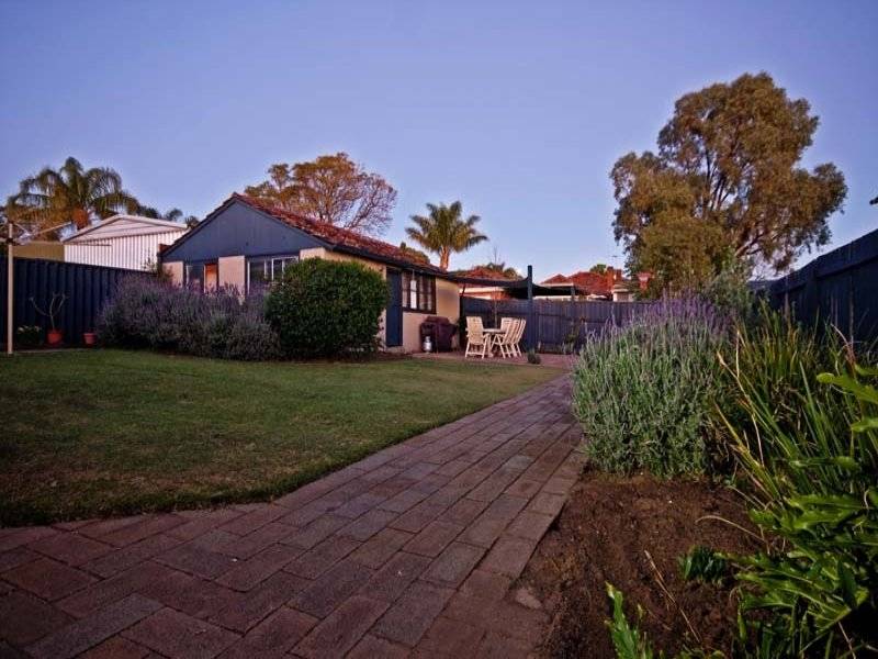 OOZES CHARACTER AND CHARM Picture 3