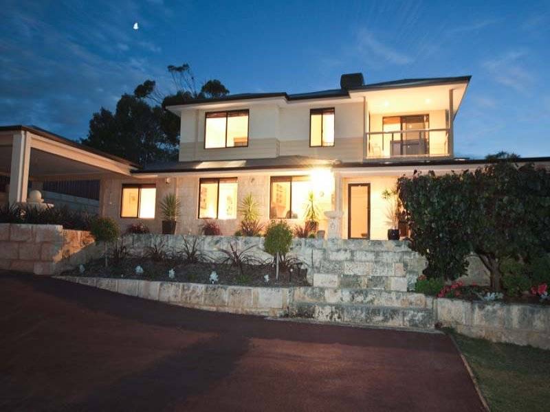 PRICE REDUCED !!! BEST BUY IN QUINNS Picture