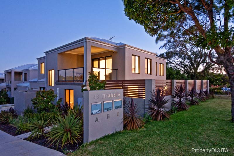 Coastal Living at It's best Picture 1