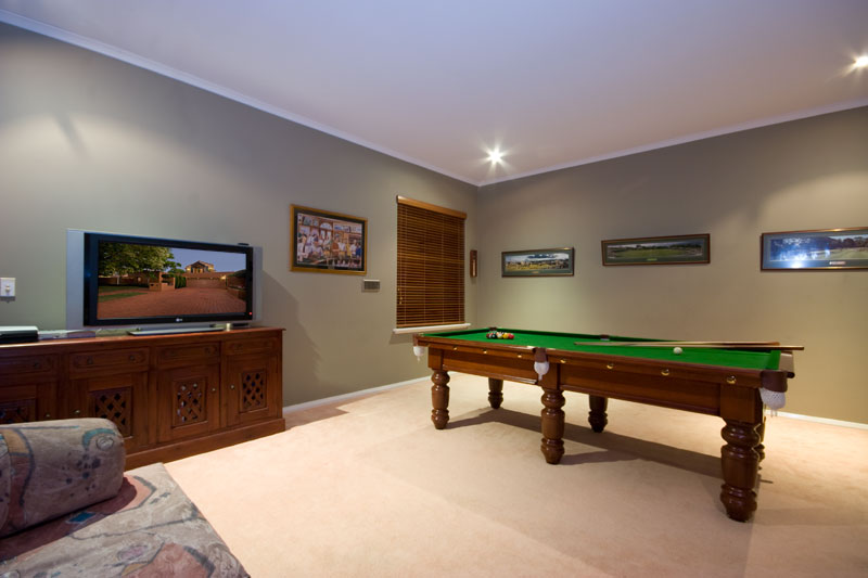 ESTATE LIVING Picture 3