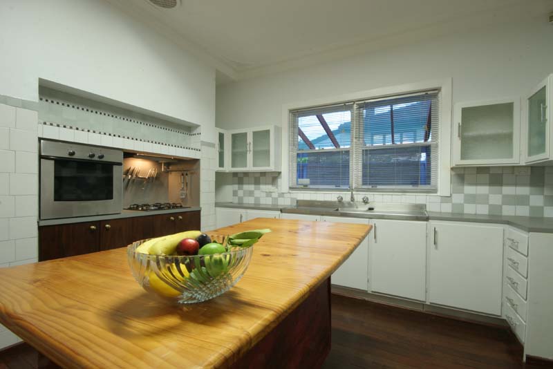 BEACH BEAUTY ON BIG BLOCK Picture 2