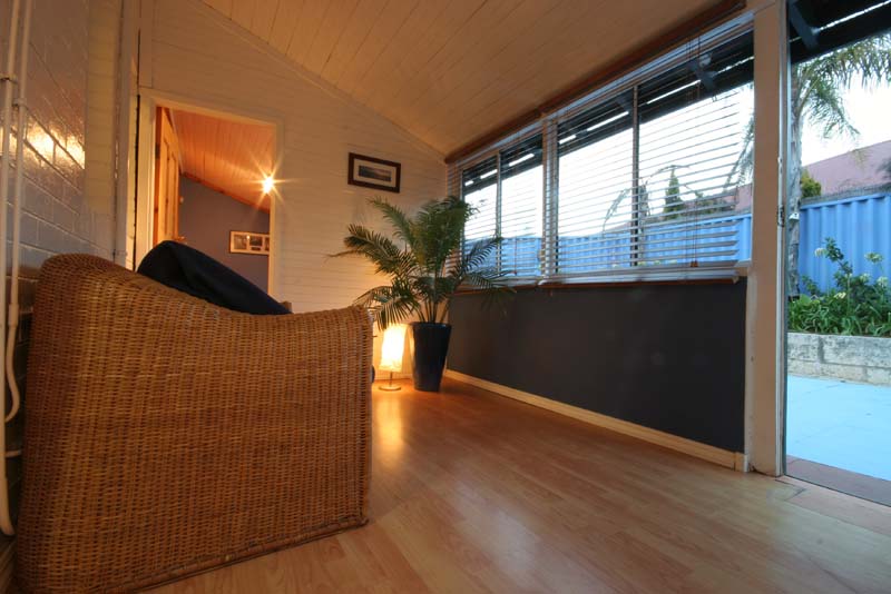 BEACH BEAUTY ON BIG BLOCK Picture 1