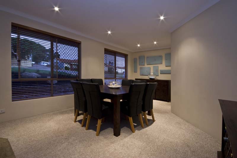 IMPECCABLY PRESENTED OUTSTANDING VALUE. Picture 2